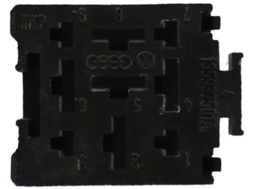 RELAY HOUSING 914 1.8 (ignition side)