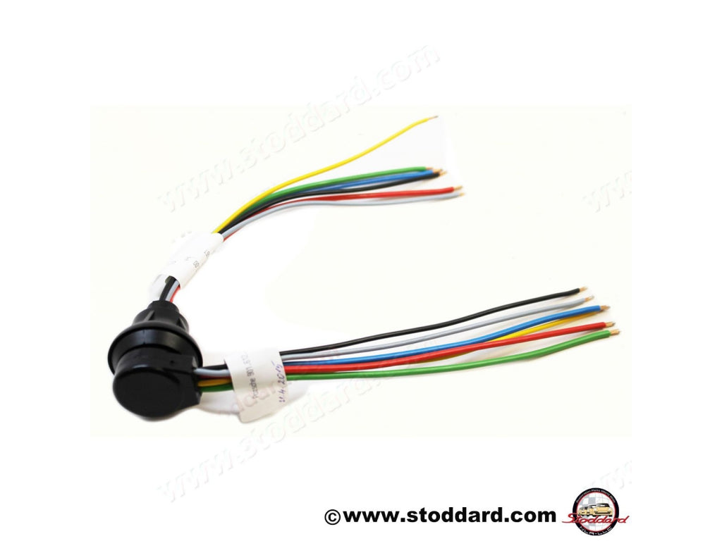 Round Electrical Socket. Male and Female ends with Leads.