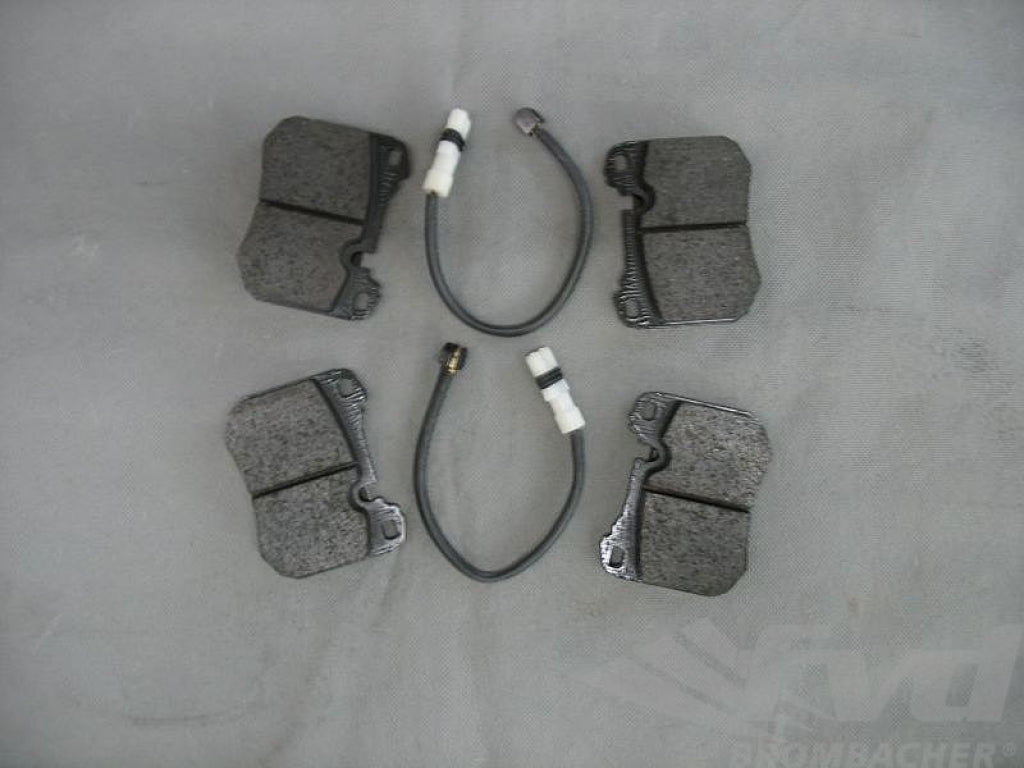 Brake service kit front ( no Discs!) 944 87-89