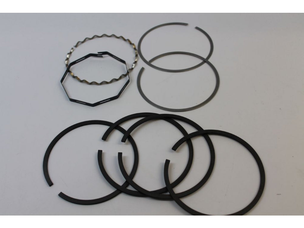 Deves Piston Ring Set for 1600 engine with 82.50 bore.