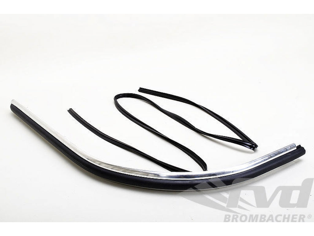 Rear Bumper Moulding / Trim 911 / 912 1965-68 - with Gasket and Rubber Piping