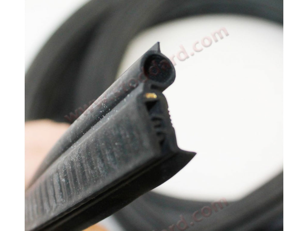 Rear Seal for Luggage Compartment
