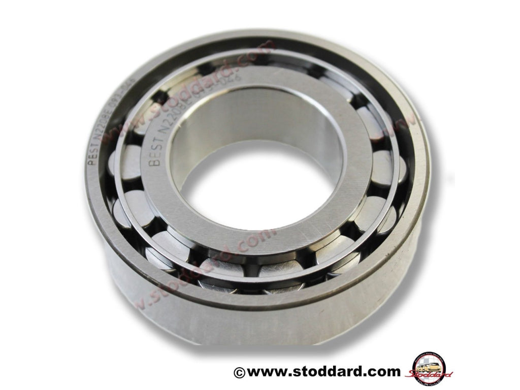 Flywheel-End, Shaft Bearing (or pinion bearing) for 915 transmission.