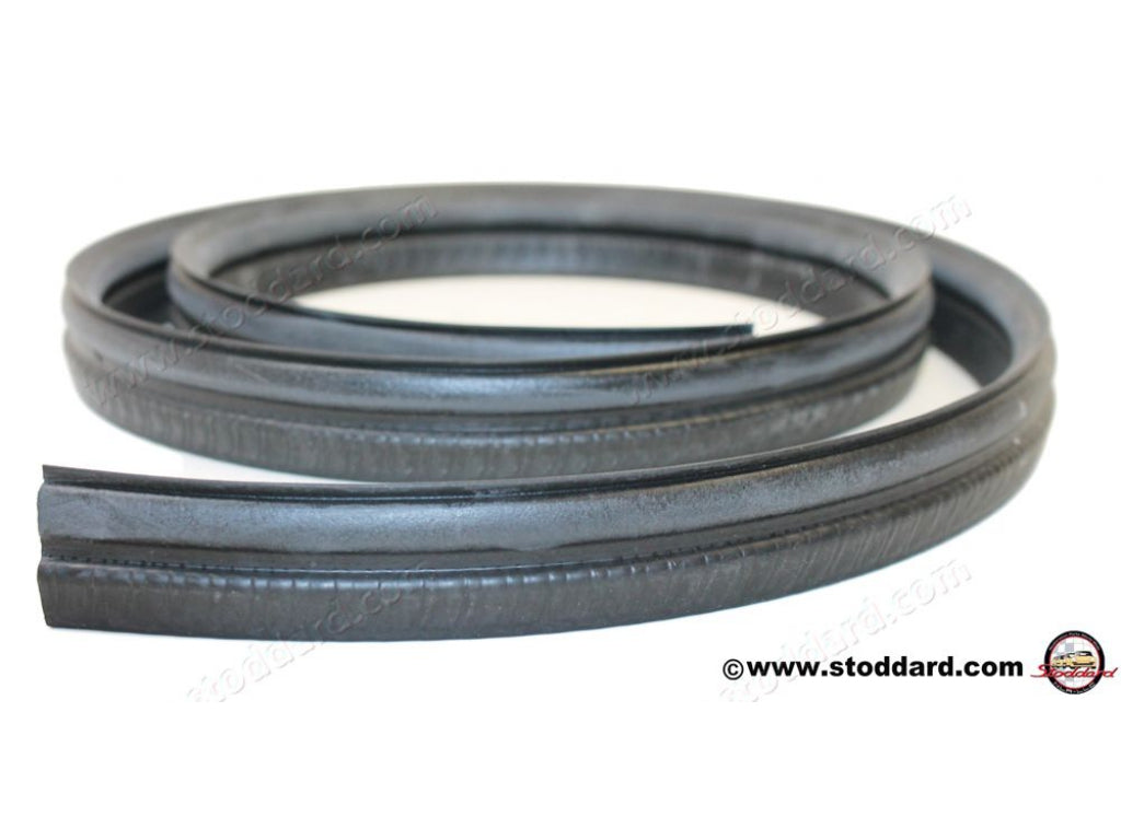 Front Seal for Luggage Compartment, Between engine and luggage compartment.