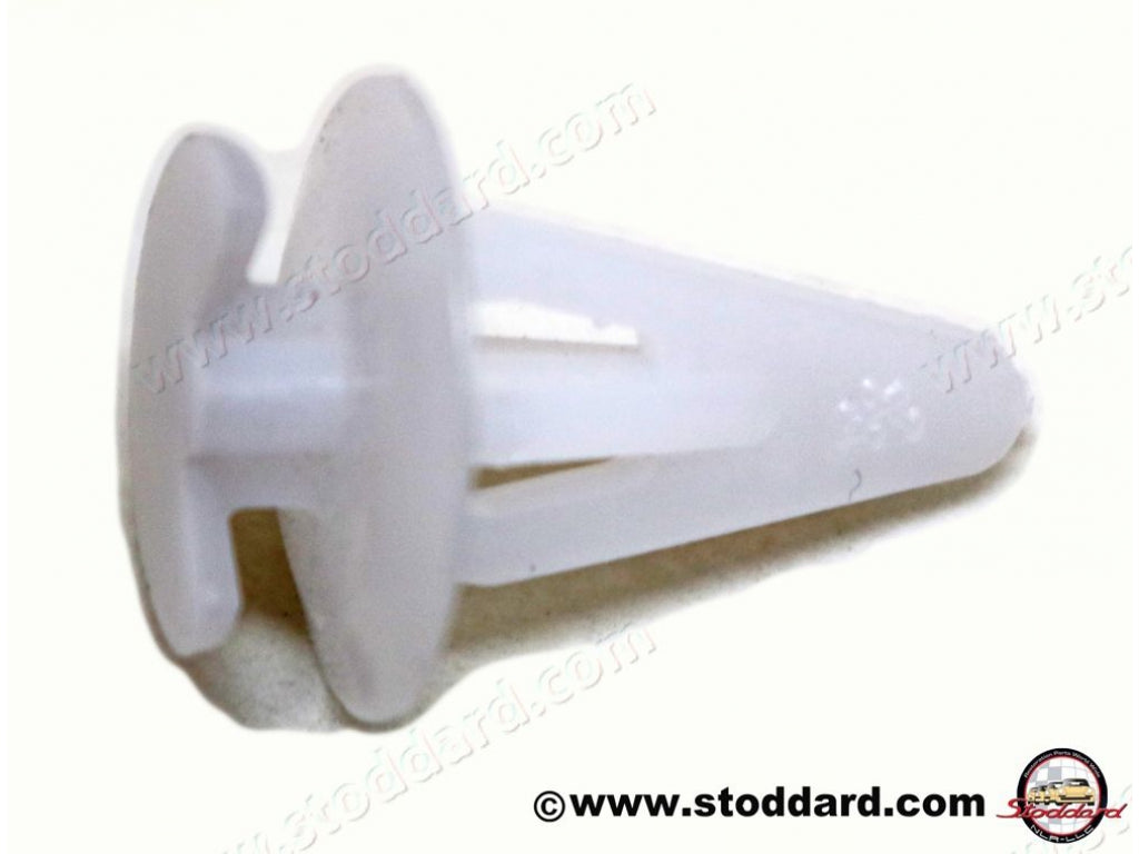 Fastening Clip at Door and Dash Panel