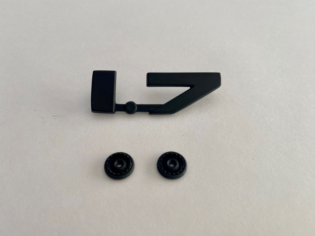 914 iNSIGNIA 1.7 black emblem