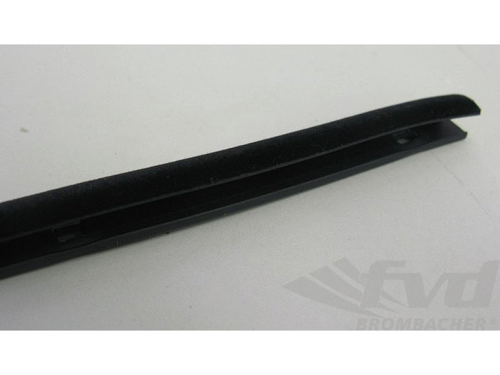 Door Seal 911 / 930 1977-85 - Upper - Left