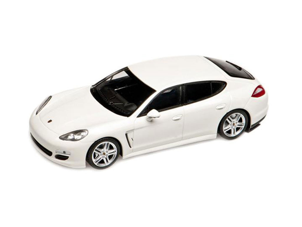MODEL CAR PANAMERA D