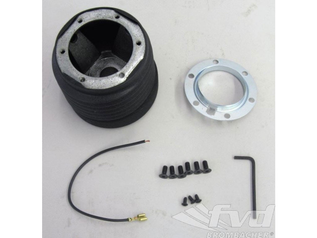 HUB Momo 911 74-/ Hub, 93mm