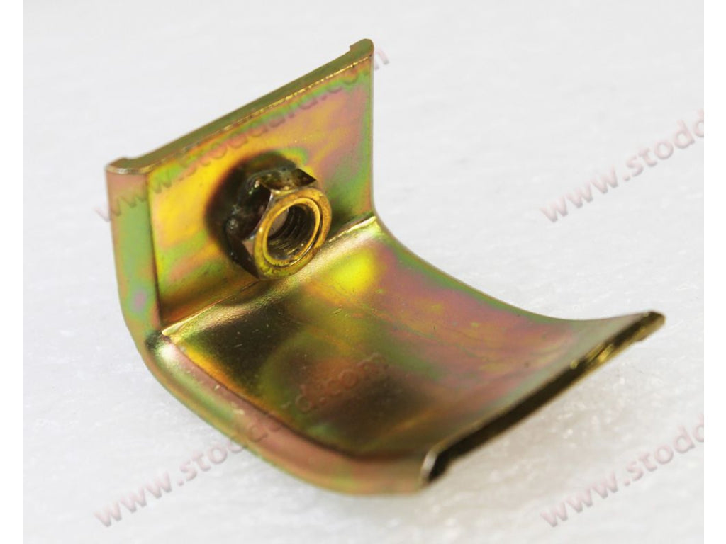 Front Retaining Clip / Bracket For 2