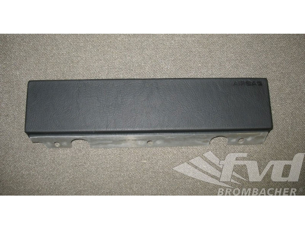 Cover lower part black