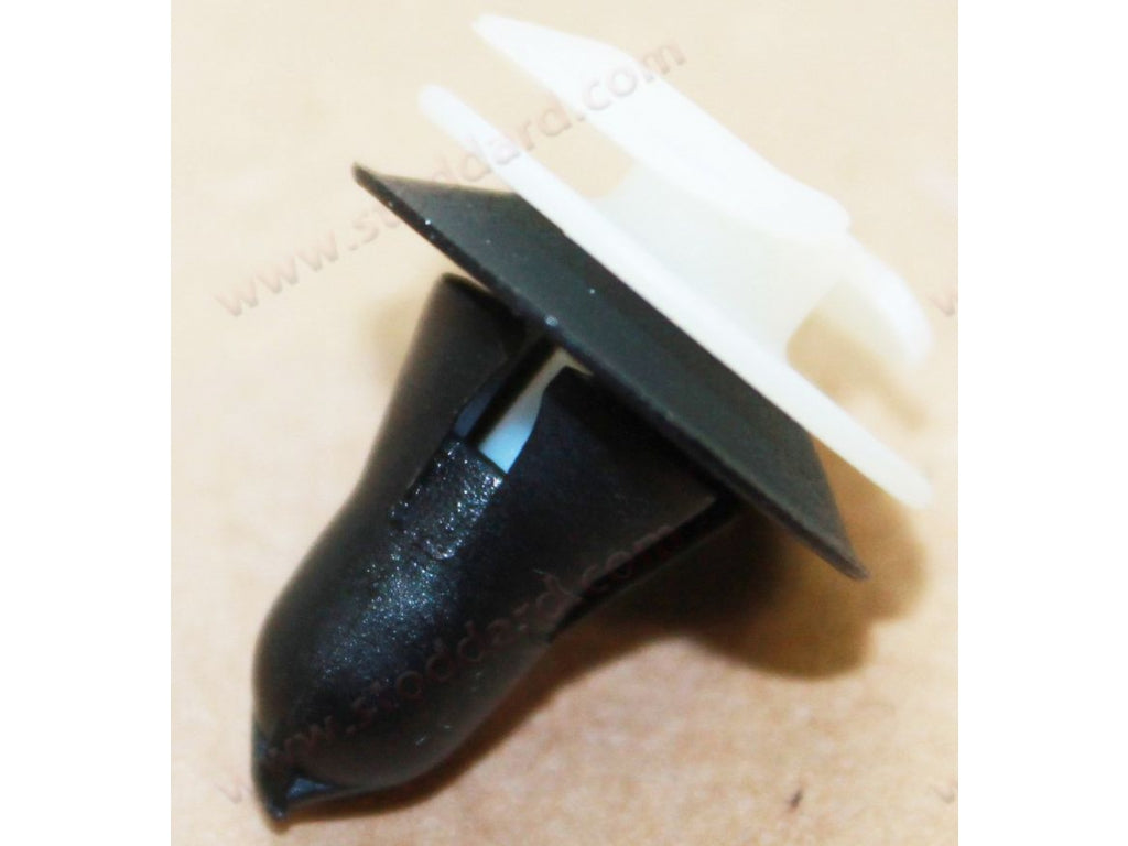 Clip Fitting For Hardtop Sound Absorber