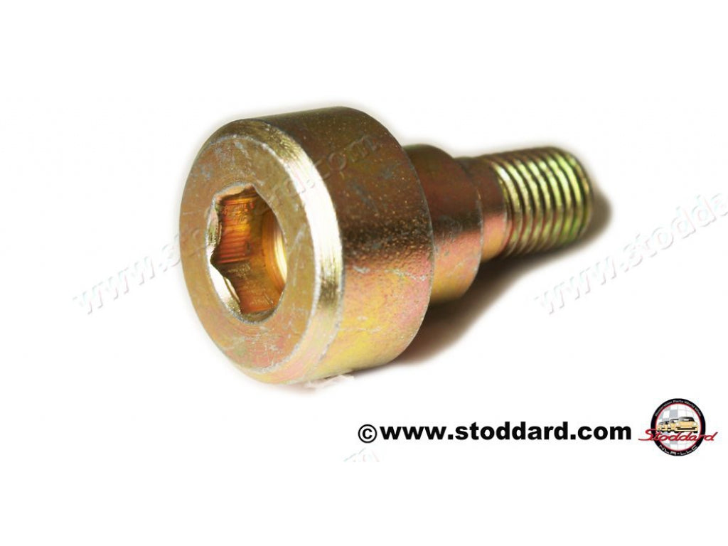 Large Eccentric Bolt for Adjusting Rear Camber on Spring Plate.