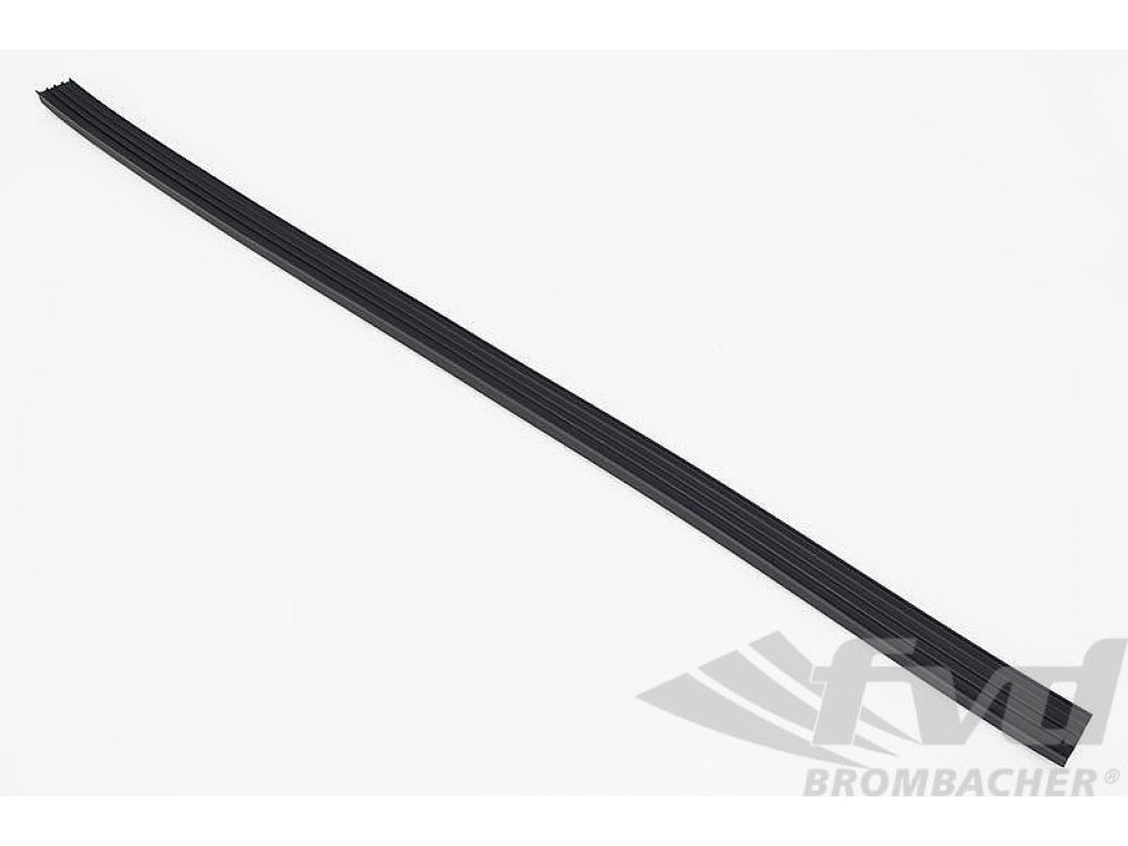 Seal lateral rear -68