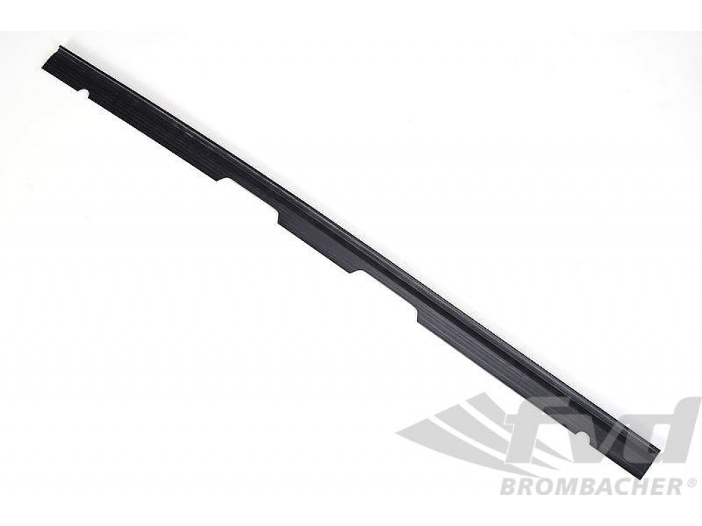 Sealing rear bumper 65-73
