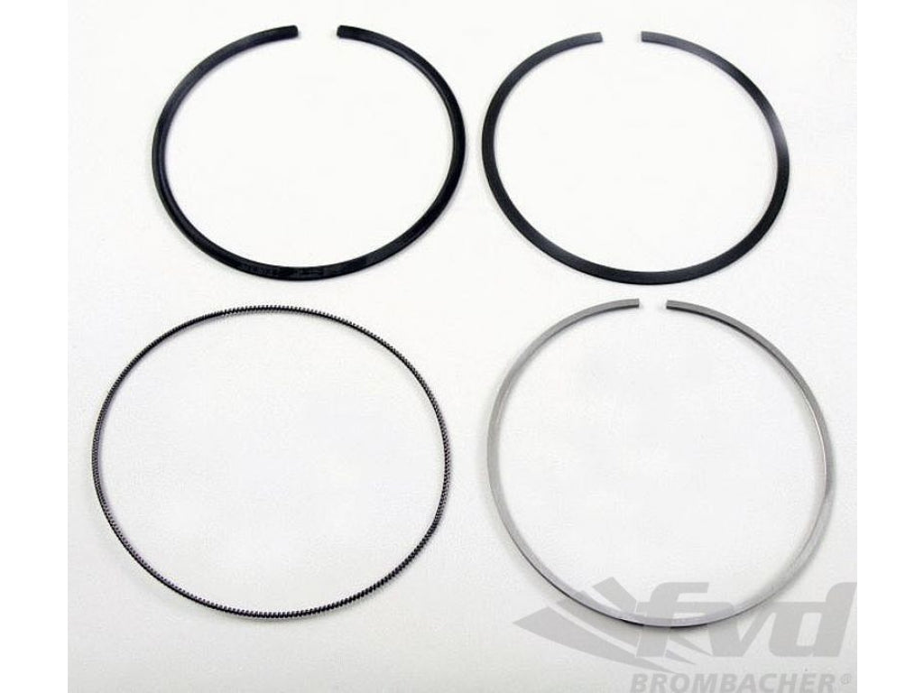 Set of piston rings 996 turbo/GT2 01- Mahle