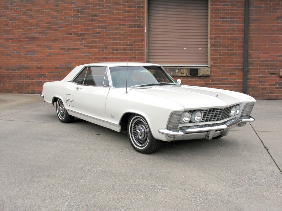 Buick Riviera - Image 1