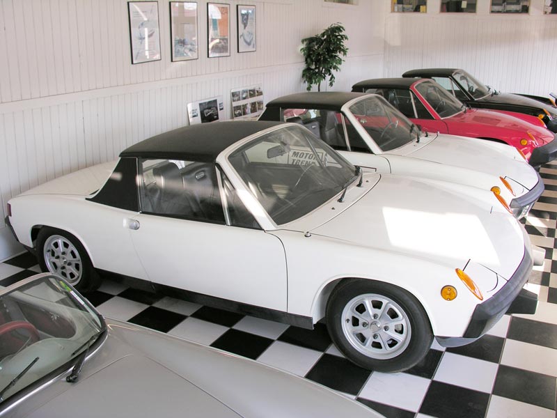 White 914 - Image 1