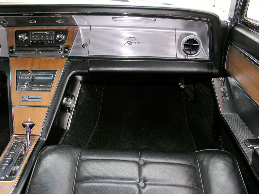 Buick Riviera - Image 15