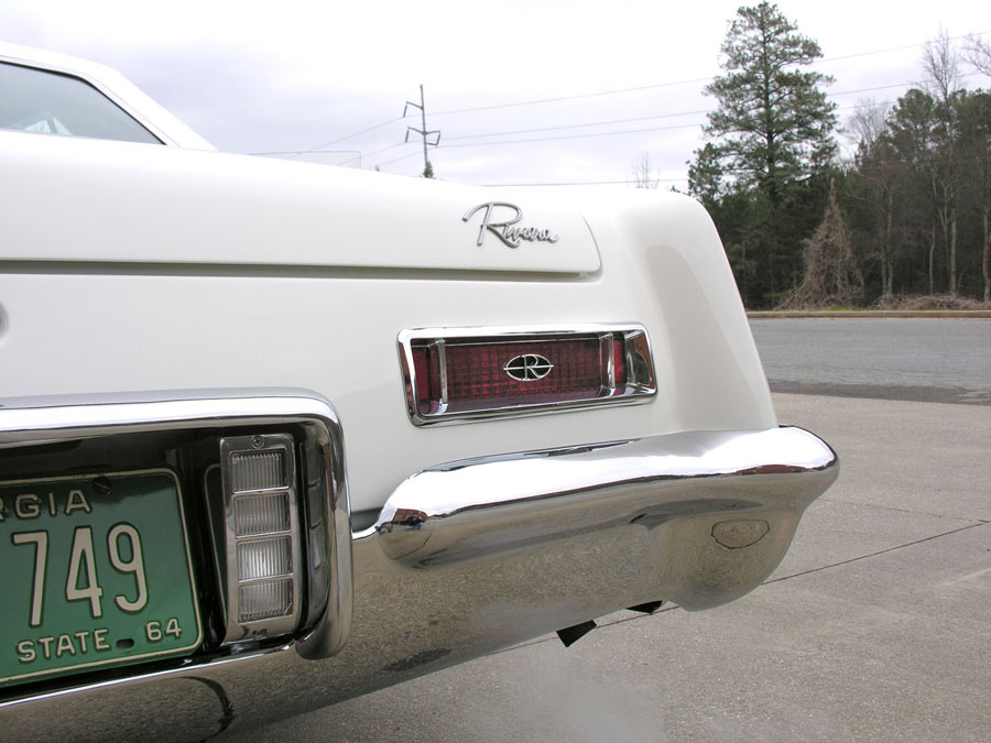 Buick Riviera - Image 21